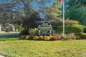 Building Photo - 76 Manchester Ct