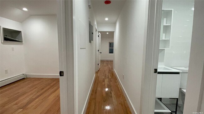 Building Photo - 506 Beach 69th St