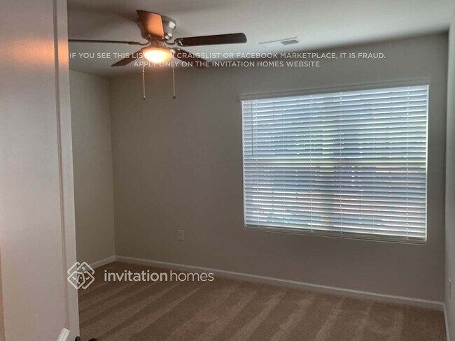 Foto del edificio - 3323 Fox Hall Dr
