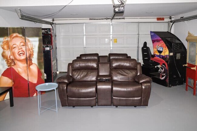 Foto del edificio - 4855 Orion Ave