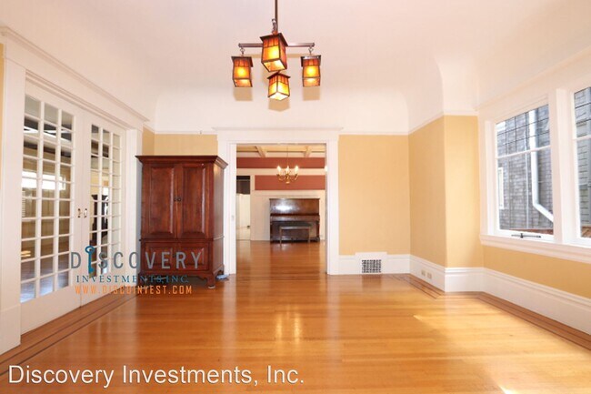 Building Photo - 4 br, 2.5 bath House - 654 Chetwood St.
