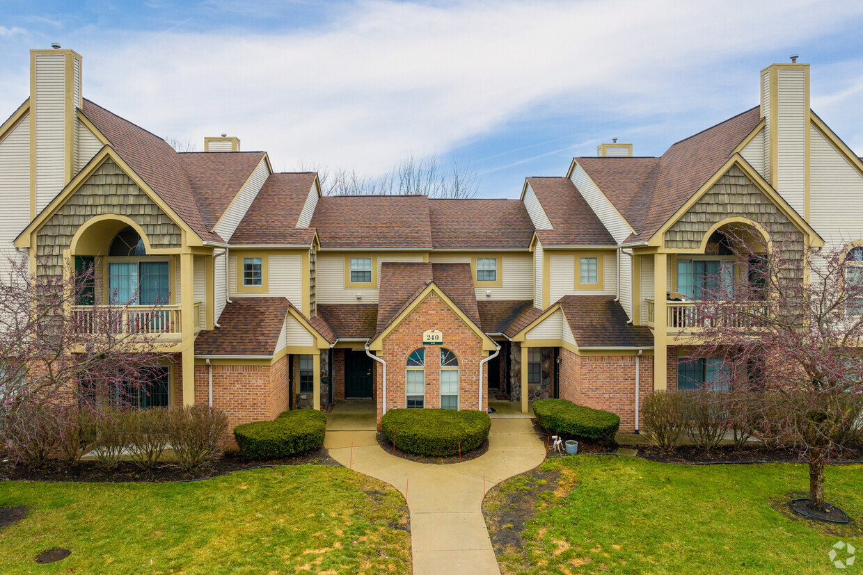 Primary Photo - Brookwood Farms Apartments