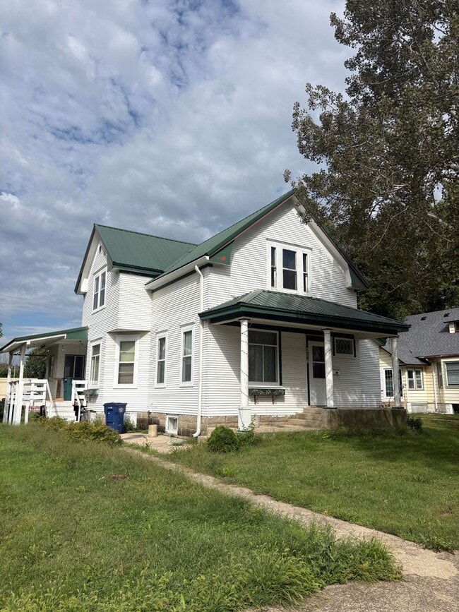 Building Photo - 216 Colorado Ave SW