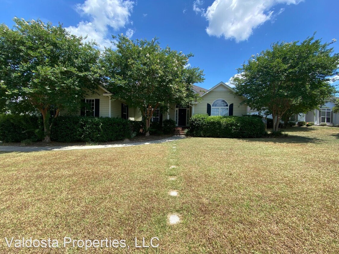 Primary Photo - 4 br, 2 bath House - 3965 Applecross Road