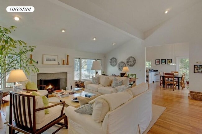 Building Photo - 144 Surfside Dr