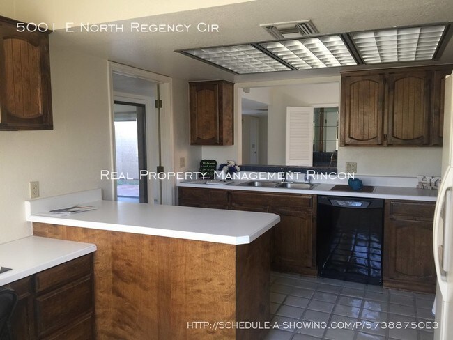 Building Photo - 5001 E North Regency Cir