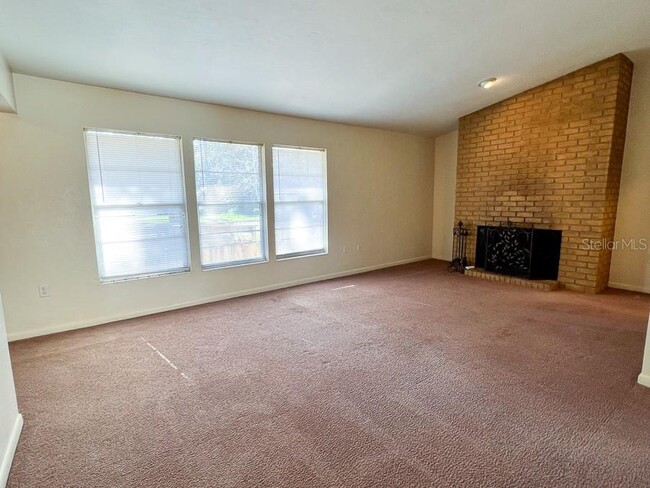 Foto del edificio - 5210 NW 24th Pl