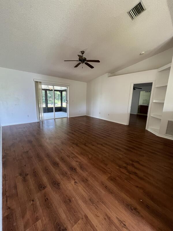 Foto del edificio - 1648 Dunlap Dr