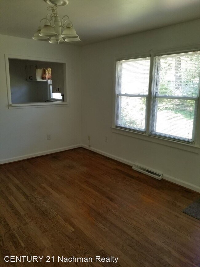 Building Photo - 3 br, 1 bath House - 6289 Centerville Road