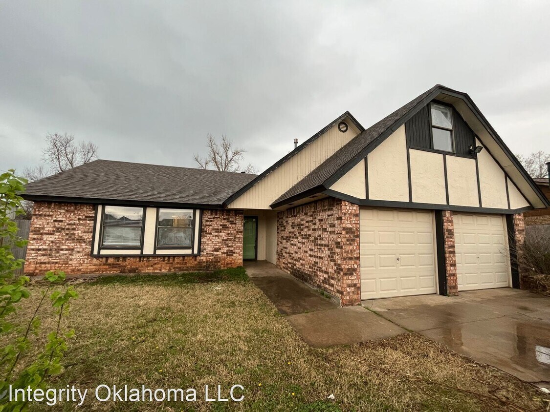 Primary Photo - 4 br, 3 bath House - 1036 NE 9th St.