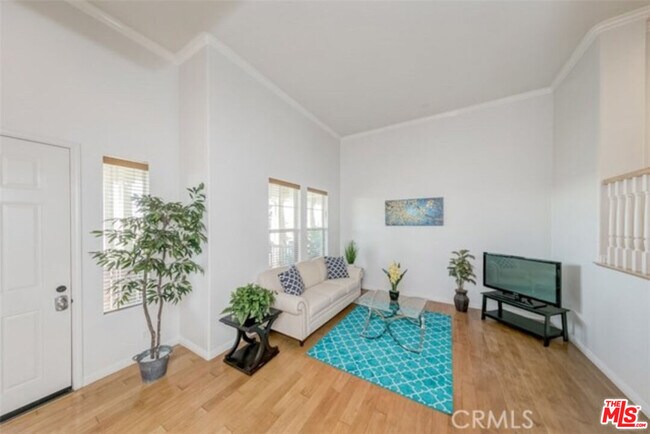 Building Photo - 2098 Arnold Way