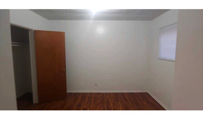 Dormitorio - 9826 San Miguel Ave