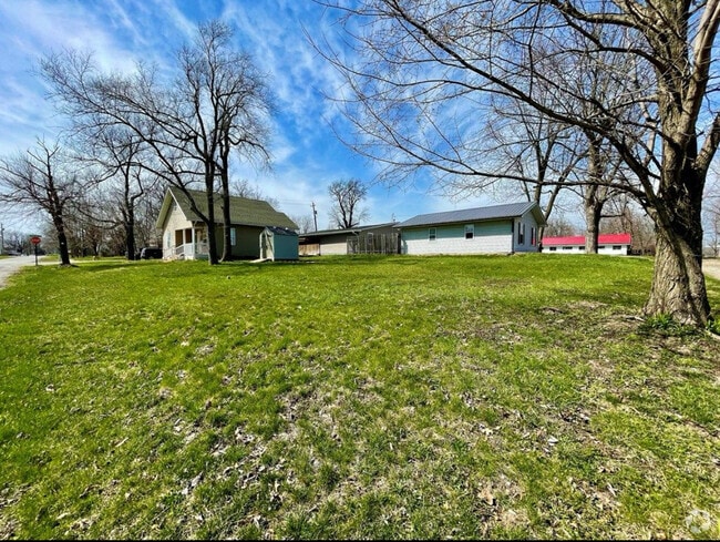 Building Photo - 408 W Mill St