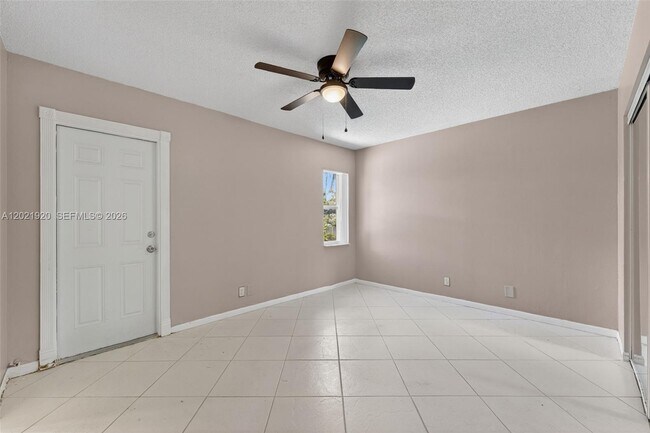 Foto del edificio - 11135 NW 25th Ct