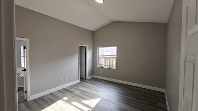 Building Photo - 149 Ronda Ct