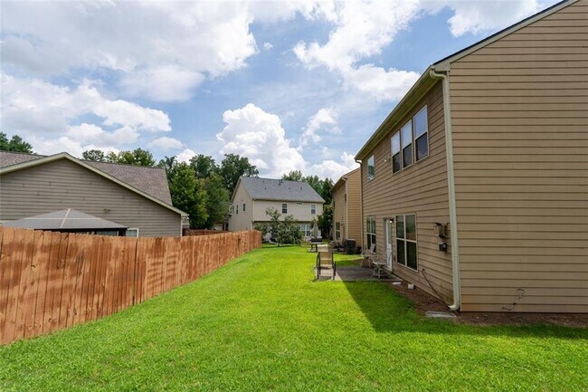 Building Photo - 2126 Mission View Dr NW