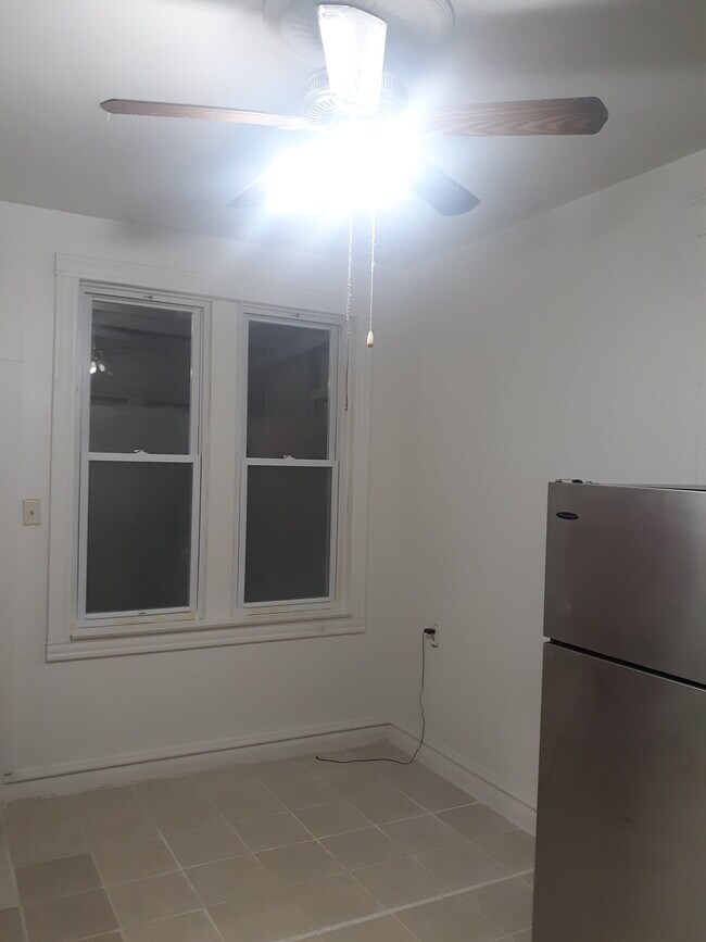 Kitchen-Cocina - 2649 S Trumbull Ave