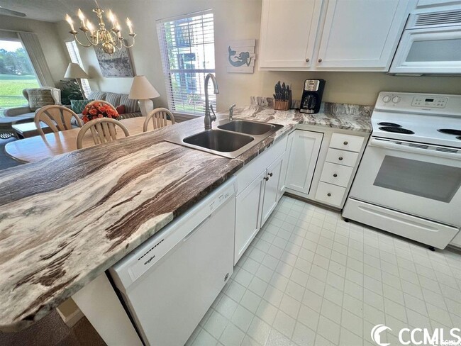 Foto del edificio - 613 Waterway Village Blvd