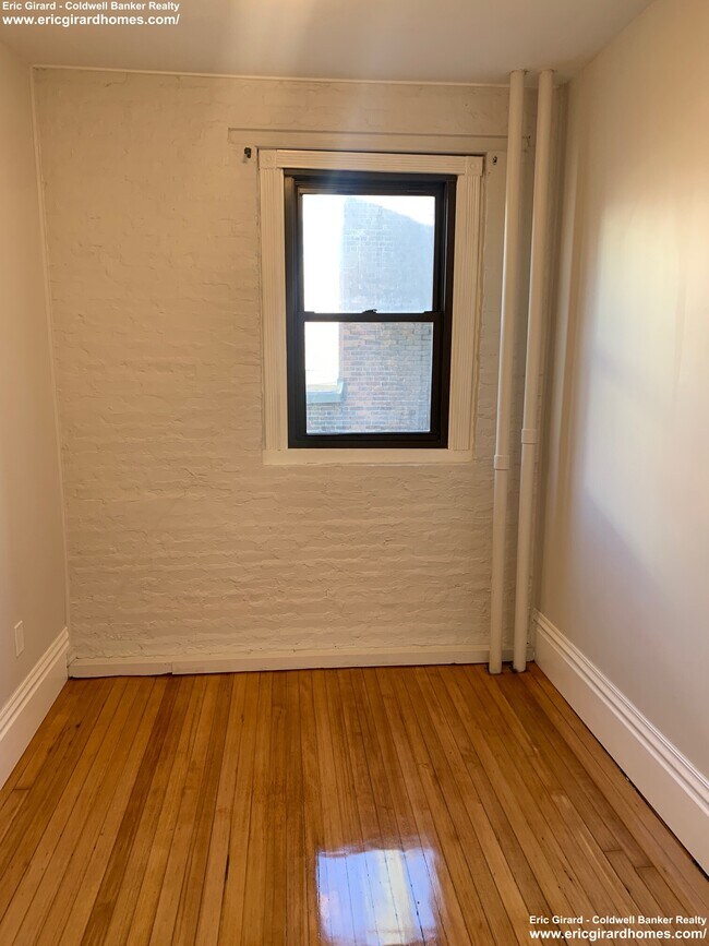 Building Photo - 107 Jersey St