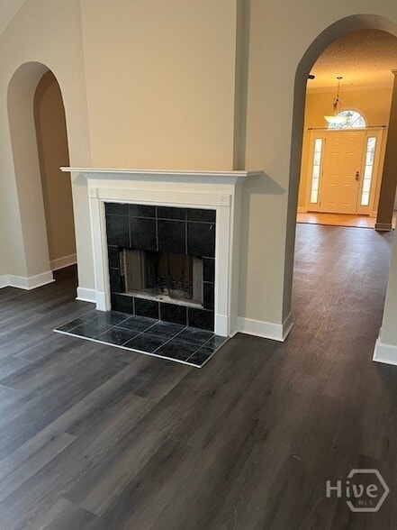 Building Photo - 5 Iron Horse Spur