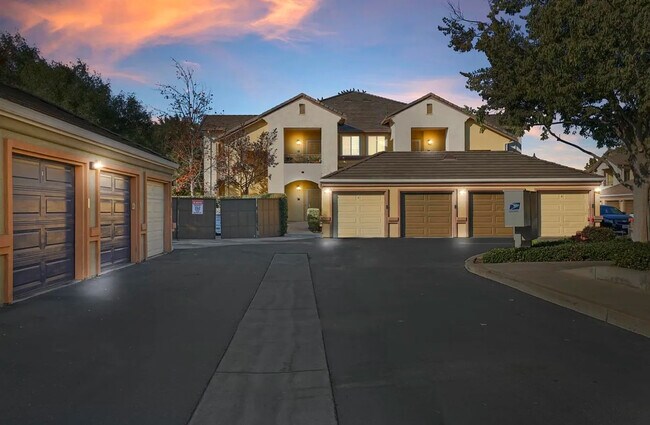 Foto del edificio - 1360 Shady Ln