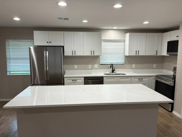 Foto del edificio - 256 Glenbrook Dr