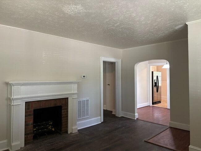 Foto del edificio - 282 Windsor Dr