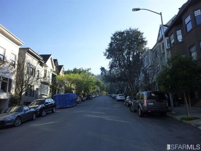 Foto del edificio - 14 Woodland Ave