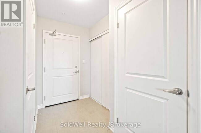 Building Photo - 650 Sauve St