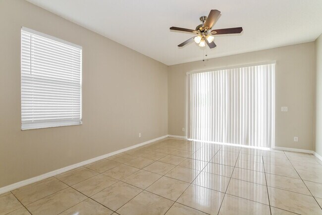 Building Photo - 2725 Eagle Glen Cir