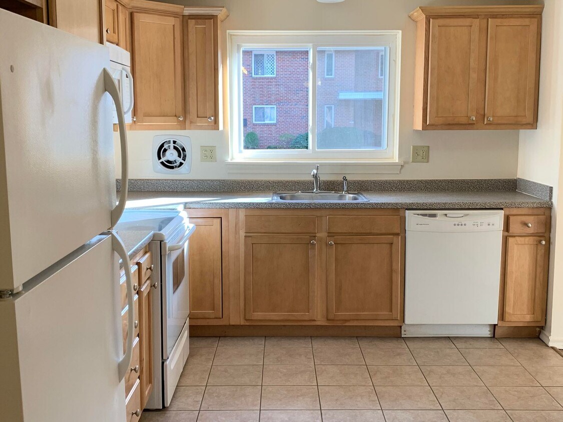 Primary Photo - Farmington Townhome