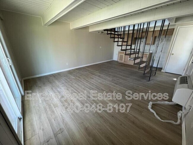 Foto del edificio - 396 N Cedar St