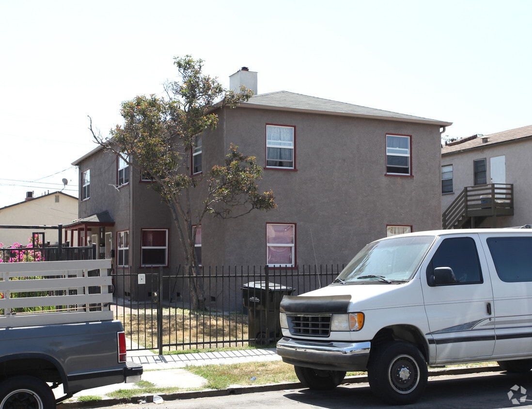 Building Photo - 4529 Wilson Ave