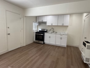 Building Photo - 2305 Lemon Ave