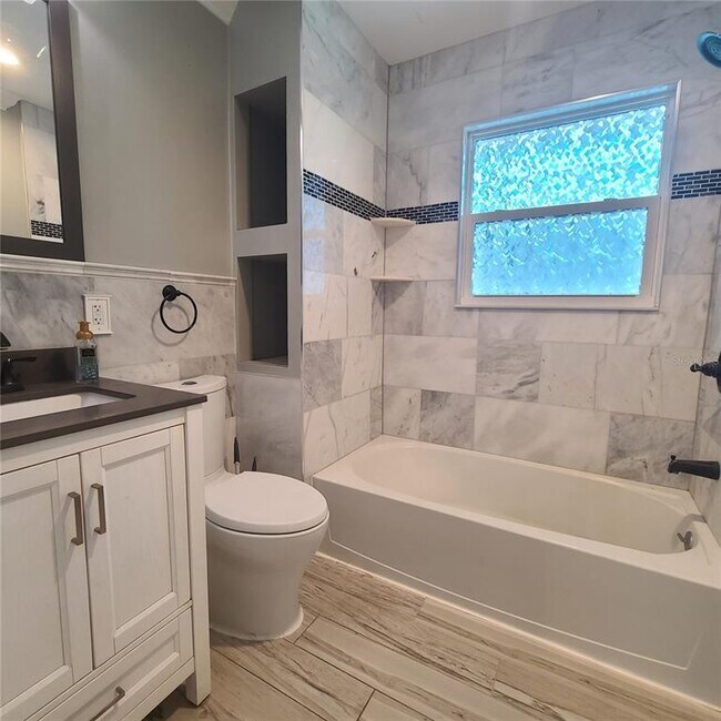 Building Photo - 3904 W Euclid Ave