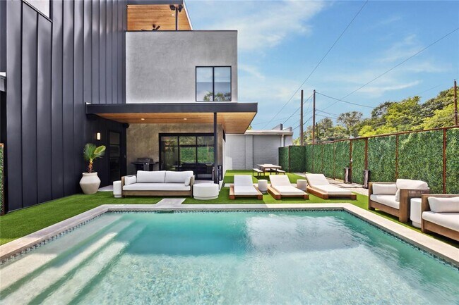 Foto del edificio - 1304 Comal St