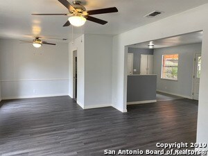 Foto del edificio - 8510 Glen Ct