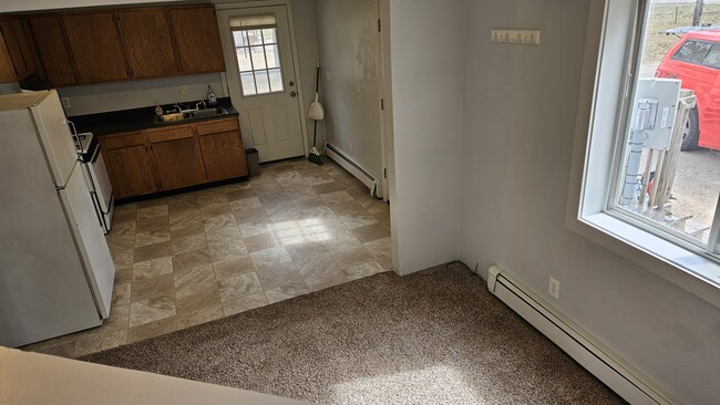 Kitchen seen from Living room - 4304 Kateri Ln