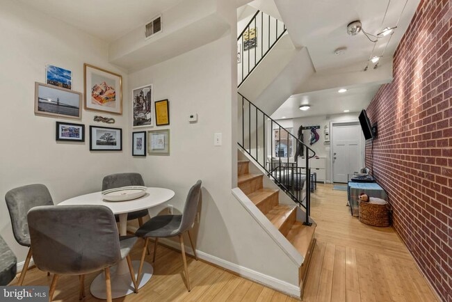 Building Photo - 1807 E Lombard St