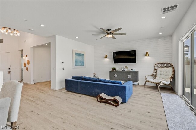 Foto del edificio - 10112 Pleasant Knoll Ave