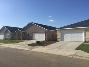 Building Photo - 349 Joya Dr