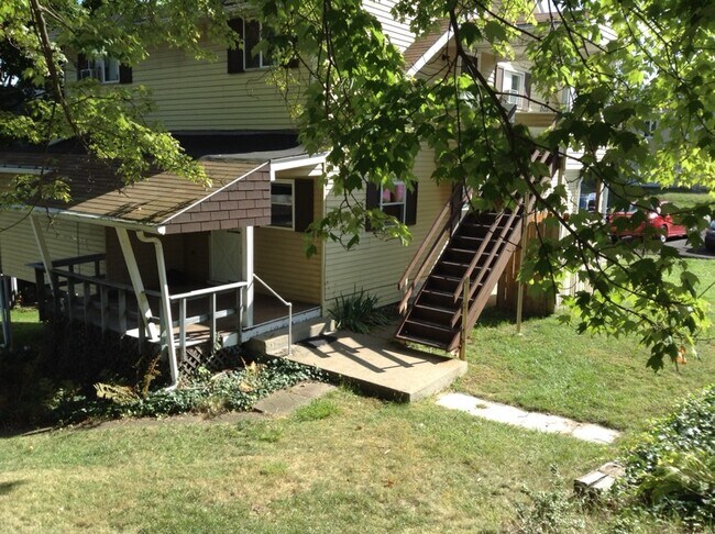 Back View - 1906 Montour Street Ext