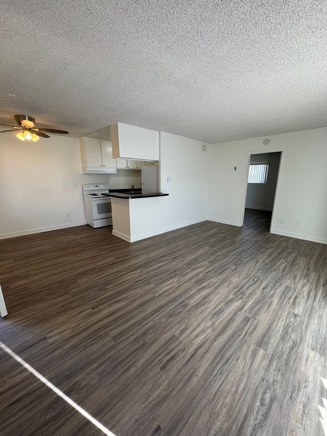 Building Photo - 7434 Mesa College Dr