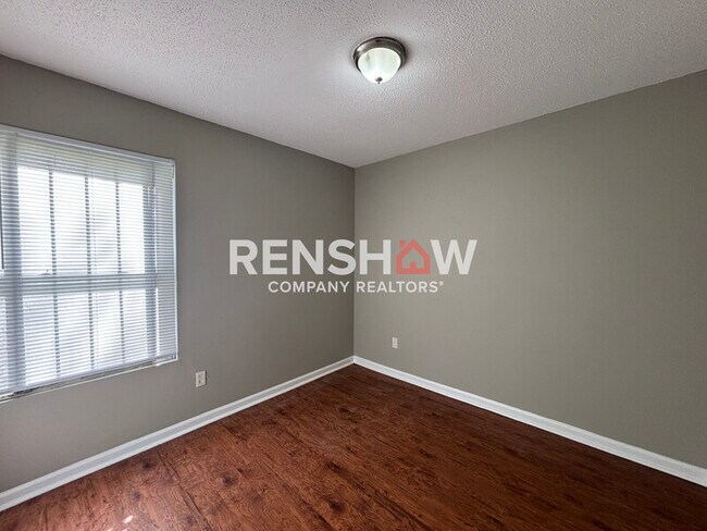 Foto del edificio - 4450 Arnold Cove