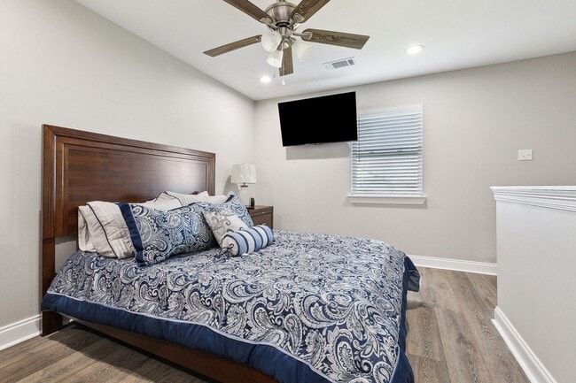 Foto del edificio - 6530 Peoples Ave