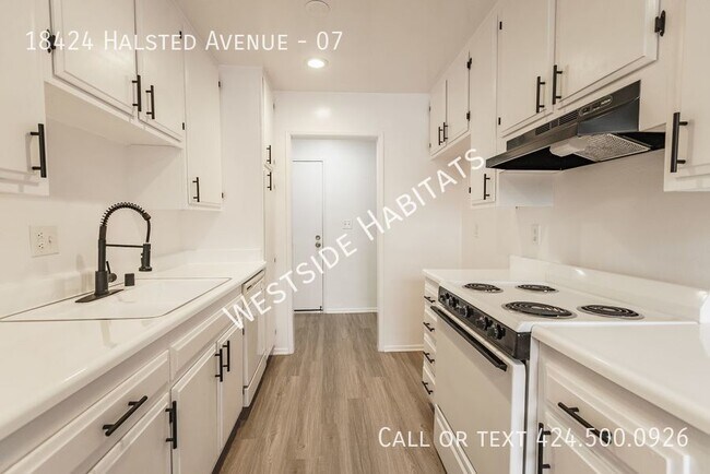 Foto del edificio - 18424 Halsted - Gorgeous, fully renovated ...