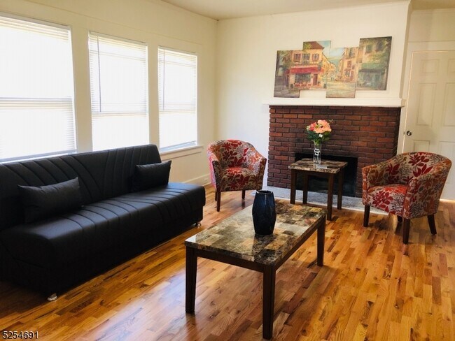 Foto del edificio - 74 Grove St