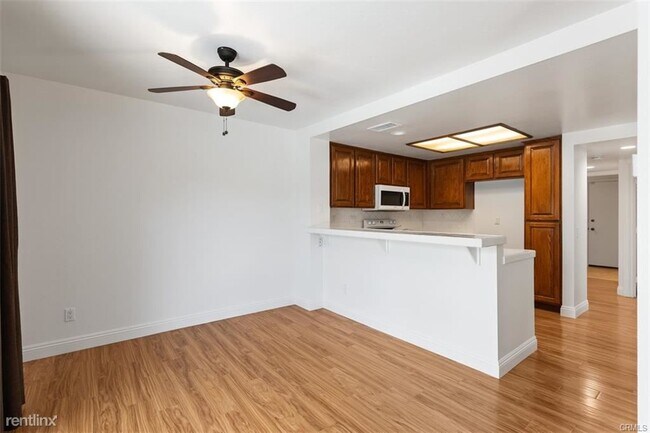 Building Photo - 3 br, 2.5 bath Condo - 132 Stanford Ct # 66
