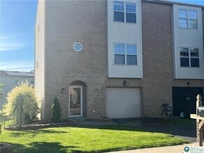 Building Photo - 3321 Carl Dr