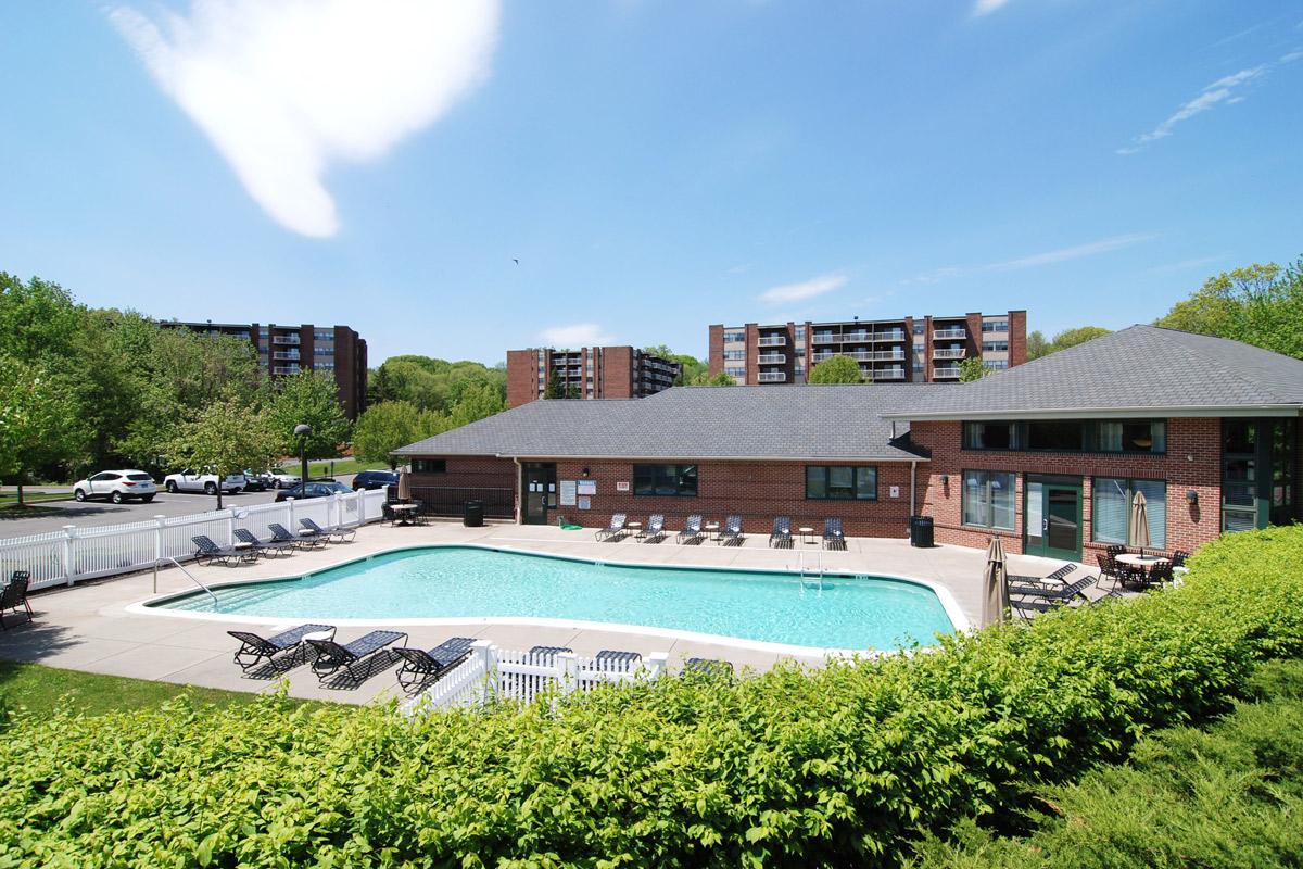 Piscina de temporada - Broadmoor